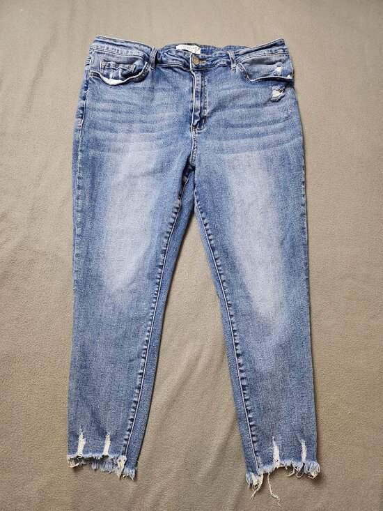 Lovervet Denim - Lovervet by Vervet Light Wash High Rise Distressed Ankle Skinny Jeans Size 20